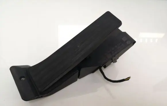 BMW 1 E81 E87 Accelerator throttle pedal 6786589 3542678658901 6PV00937920