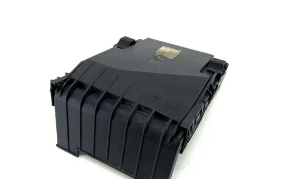 Volkswagen PASSAT B6 Fuse box cover 1K0937132F