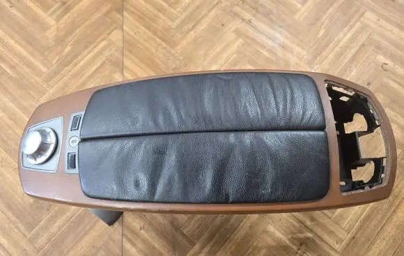 BMW 7 E65 E66 Armrest B070006200 E082056223E B07000620