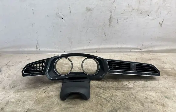 Volkswagen Tiguan Dashboard trim 5NB857189E