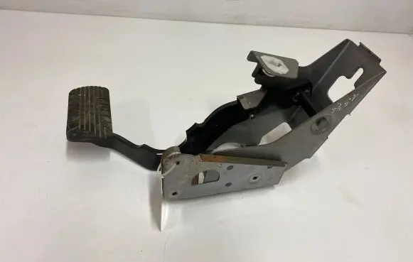 Opel Antara Brake pedal 128848