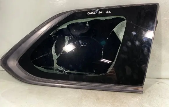 Mitsubishi Outlander Rear side window