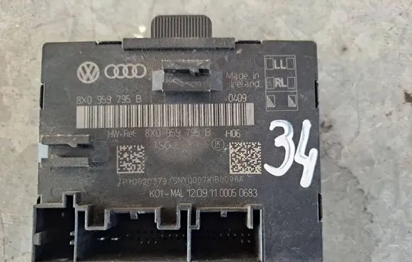 Volkswagen PASSAT B7 Door control unit/module 8X0959795B 12091100050683
