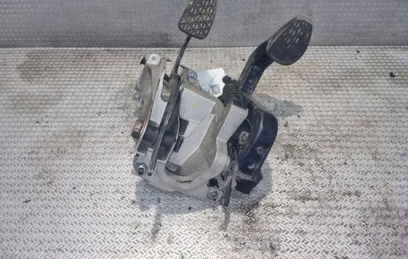 Volkswagen II LT Pedal assembly 2D0721111A A9012902416