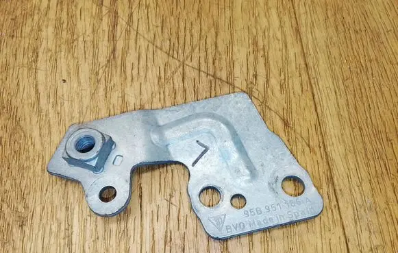 Porsche Macan (95B) Horn signal holder/bracket 95B951186A