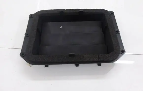 Volvo V40 Quarter panel pressure vent MR117416