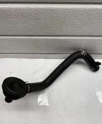 Audi A4 S4 B5 8D Breather hose/pipe 3911170990