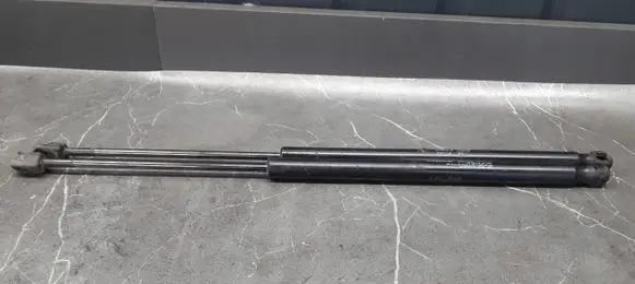 Hyundai Tucson JM Tailgate strut 81771-2E000