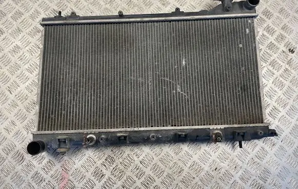 Subaru Impreza I Coolant radiator