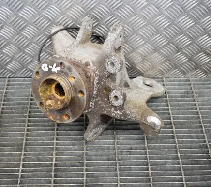 Rear wheel hub