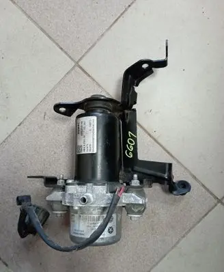 Chrysler Pacifica Vacuum pump 93492400