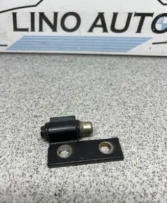 BMW 5 E34 Rear door lower hinge 1960525