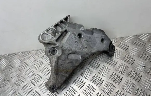 Engine mounting bracket