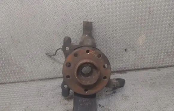 Opel Zafira B Front wheel hub spindle knuckle