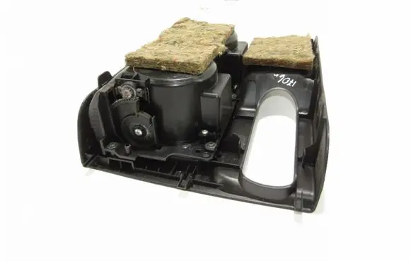 Suzuki Grand Vitara II Cup holder 