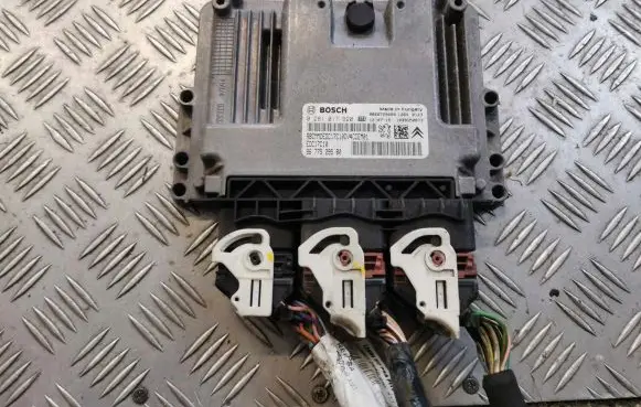 Citroen C3 Engine control unit/module 0281017920