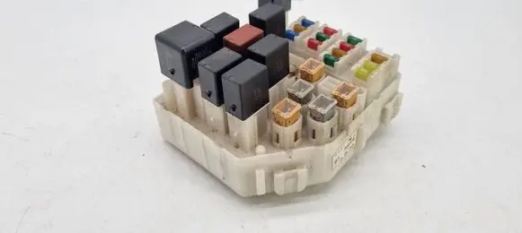 Toyota RAV 4 (XA20) Fuse module