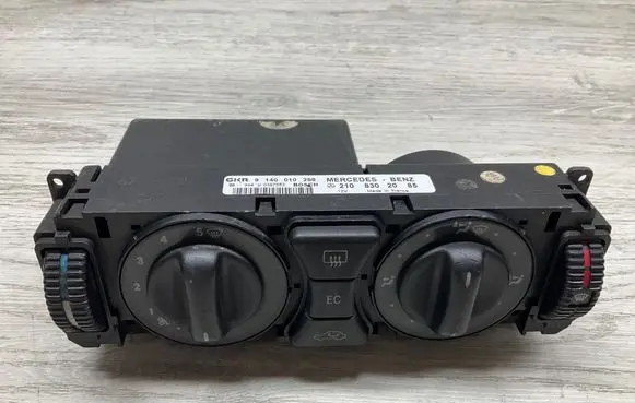 Mercedes-Benz E W210 Climate control unit 2108302085