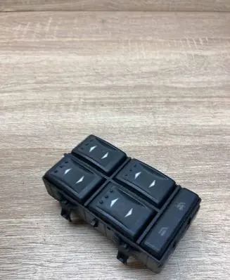Ford Mondeo Mk III Electric window control switch 1S7T14A132BE