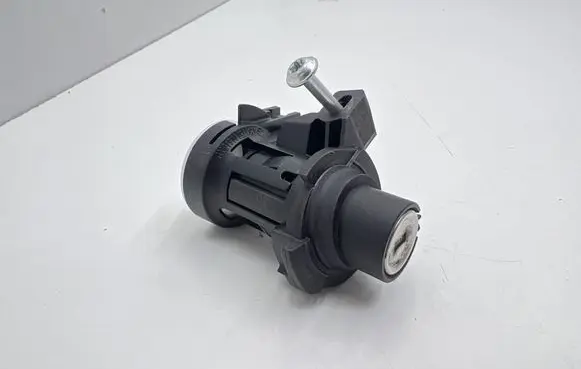 Mercedes-Benz C W205 Tailgate exterior lock A2047500061