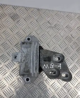 Mercedes-Benz A W176 Engine mount bracket 326E60 26008 AC46000