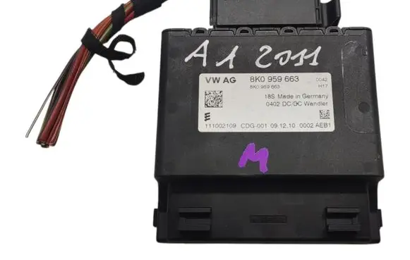 Audi A1 Voltage converter inverter 8K0959663