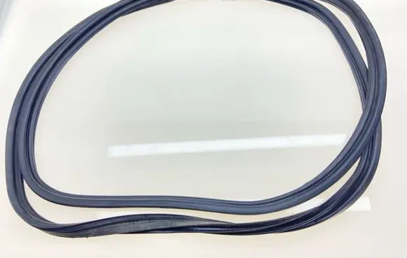 Trunk rubber seal (body)