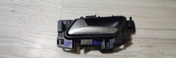 Peugeot Rifter Front door interior handle 98182873