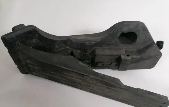 Volkswagen Jetta V Accelerator throttle pedal 1K1723503M
