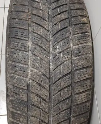 BMW X5 E70 R20 winter tire 27540R20 ARCTIC HEMISPHERE