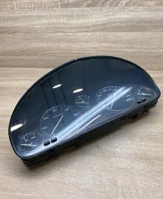 Peugeot 607 Speedometer (instrument cluster) 9629598480