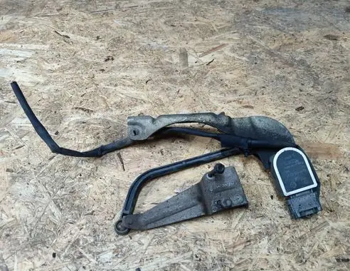 Headlight/headlamp level sensor
