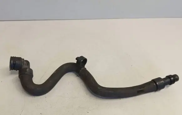 Opel Insignia A Engine coolant pipe/hose 13220138DA