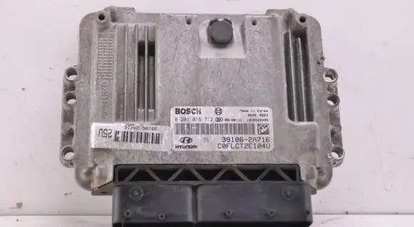 Hyundai i30 Engine control unit/module 391062A716 0281015712