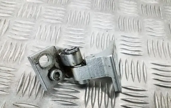 Volkswagen Golf VI Front door upper hinge 1K0831401M