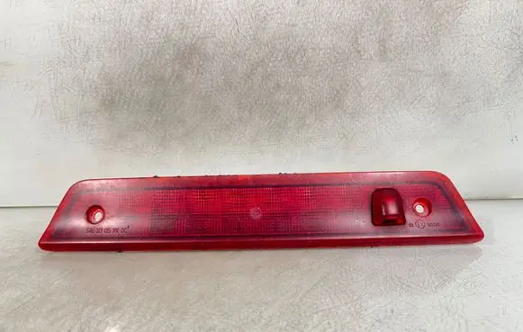 Jeep Grand Cherokee (WK) Third/center stoplight 58622e