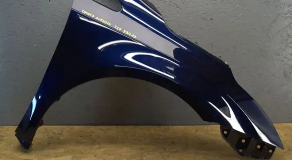 Toyota Avensis T270 Fender
