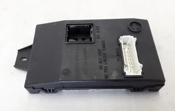 Dacia Duster Immobilizer control unit/module 8201068825