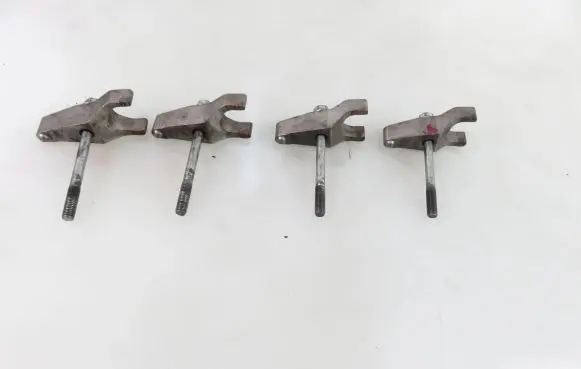 Mercedes-Benz E AMG W210 Fuel Injector clamp holder