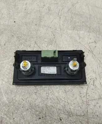 BMW 5 E60 E61 USB socket connector 319950000 9117364 16L99699