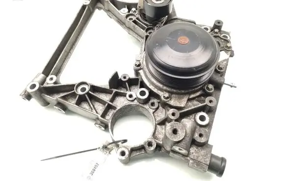 Mercedes-Benz C W205 Water pump A6512005101 A6512006001 A6512012209