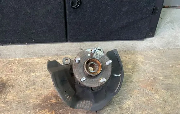Toyota Auris 150 Front wheel hub F12L5 B710 110715