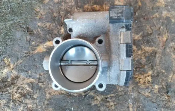 Ford Focus Throttle body valve DS7E9F991BB