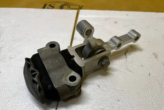 Ford Kuga III Gearbox mounting bracket NZ63-6P093-AA NZ636P093AA