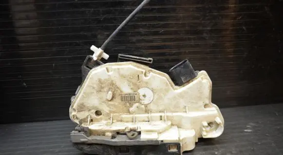Skoda Superb B6 (3T) Front door lock 5N1837016A