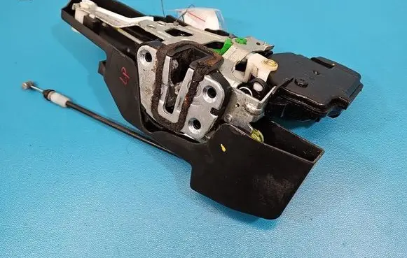 KIA Carens II Front door lock IMPRK1577367