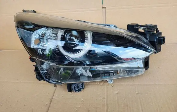 Mazda 2 Headlight/headlamp D43N51030
