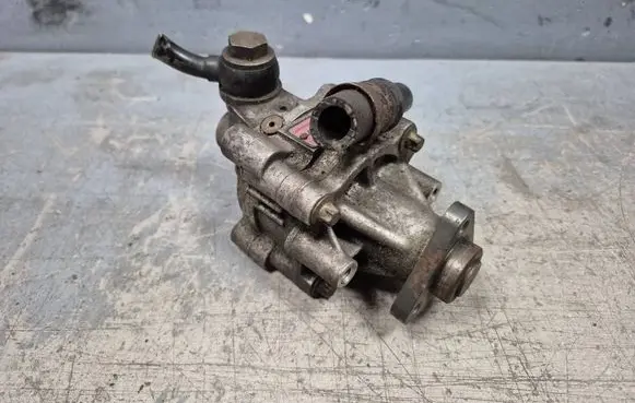 Audi A6 S6 C4 4A Power steering pump 048145155G