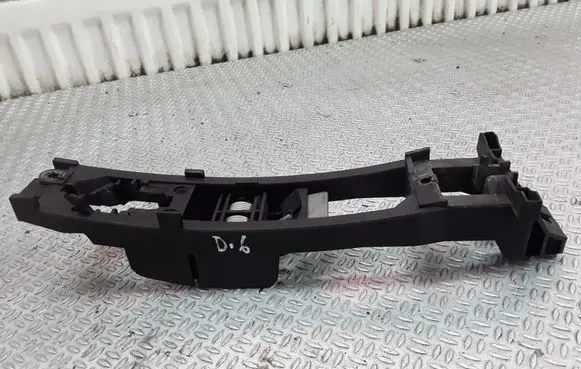 Rear door exterior handle/bracket