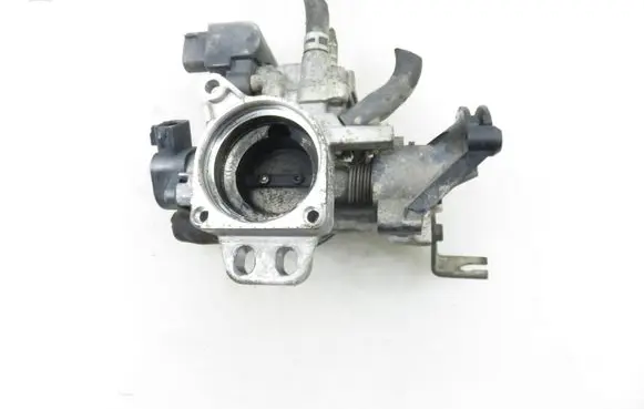 Toyota Yaris Throttle body valve 222100J010